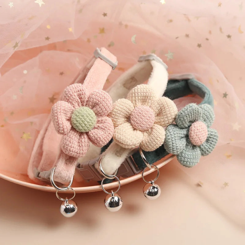PetStyle Adjustable Cat Collar – Stylish & Secure Flower Design